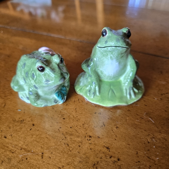 New frog pair salt & pepper set by J. Willfred, Charles Sadek Co. - Picture 2 of 9
